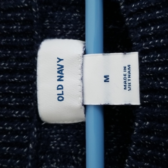 Old navy sweater - Picture 2 of 2